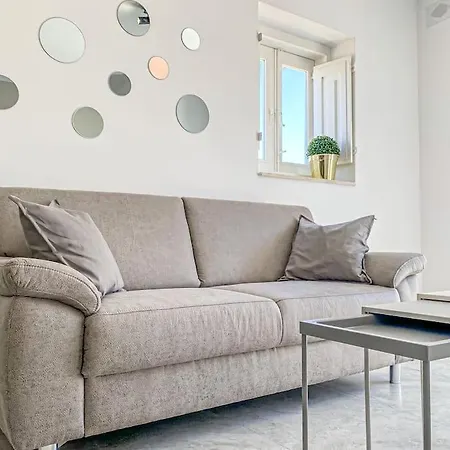 Designer Duplex Penthouse In *