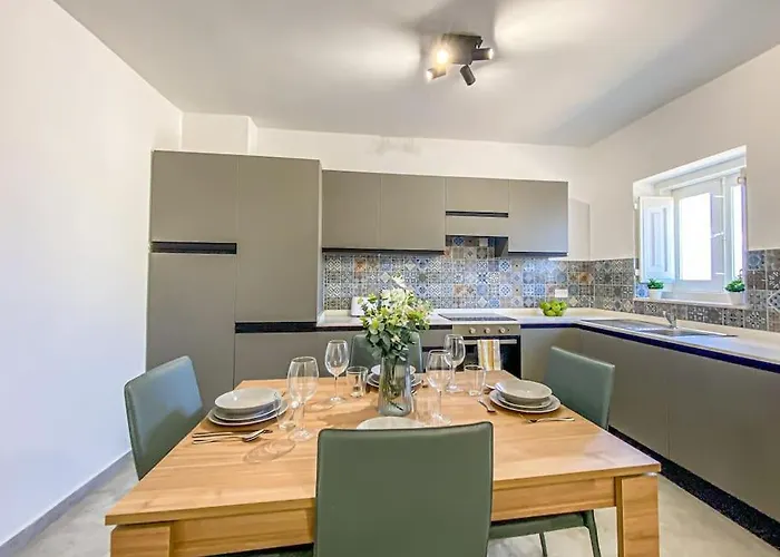 Designer Duplex Penthouse In アパート *