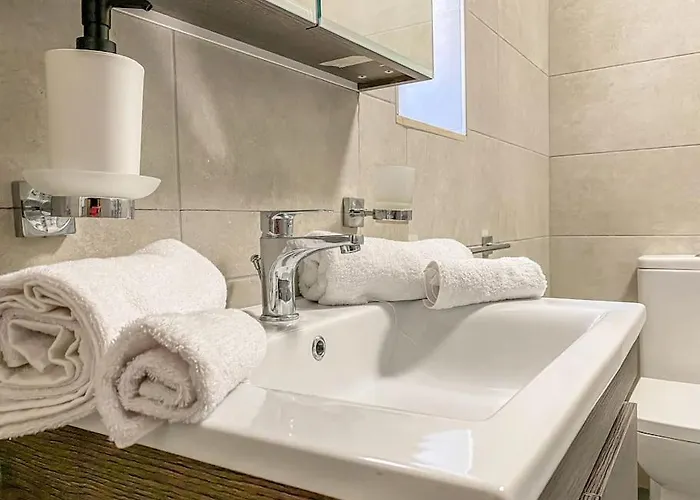 Designer Duplex Penthouse In アパート